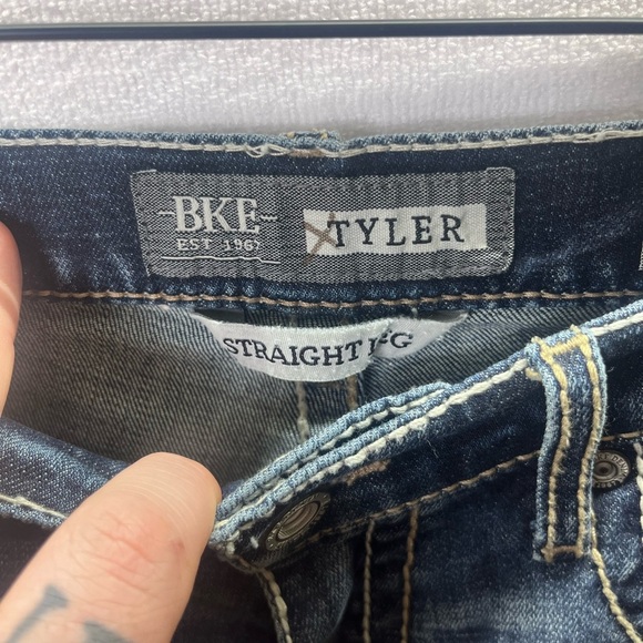 BKE Buckle Tyler Straight Leg Jeans Mens 32R Blue Denim Stretch Stitches 1936 - Picture 2 of 10